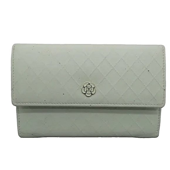 CHANEL Handbags - CHANEL Camélia wallet vintage
